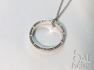 ダミアーニネックレス