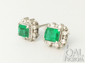 エメラルドピアス