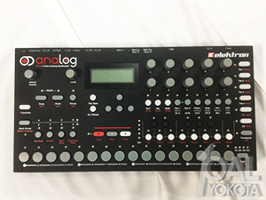 シンセサイザー